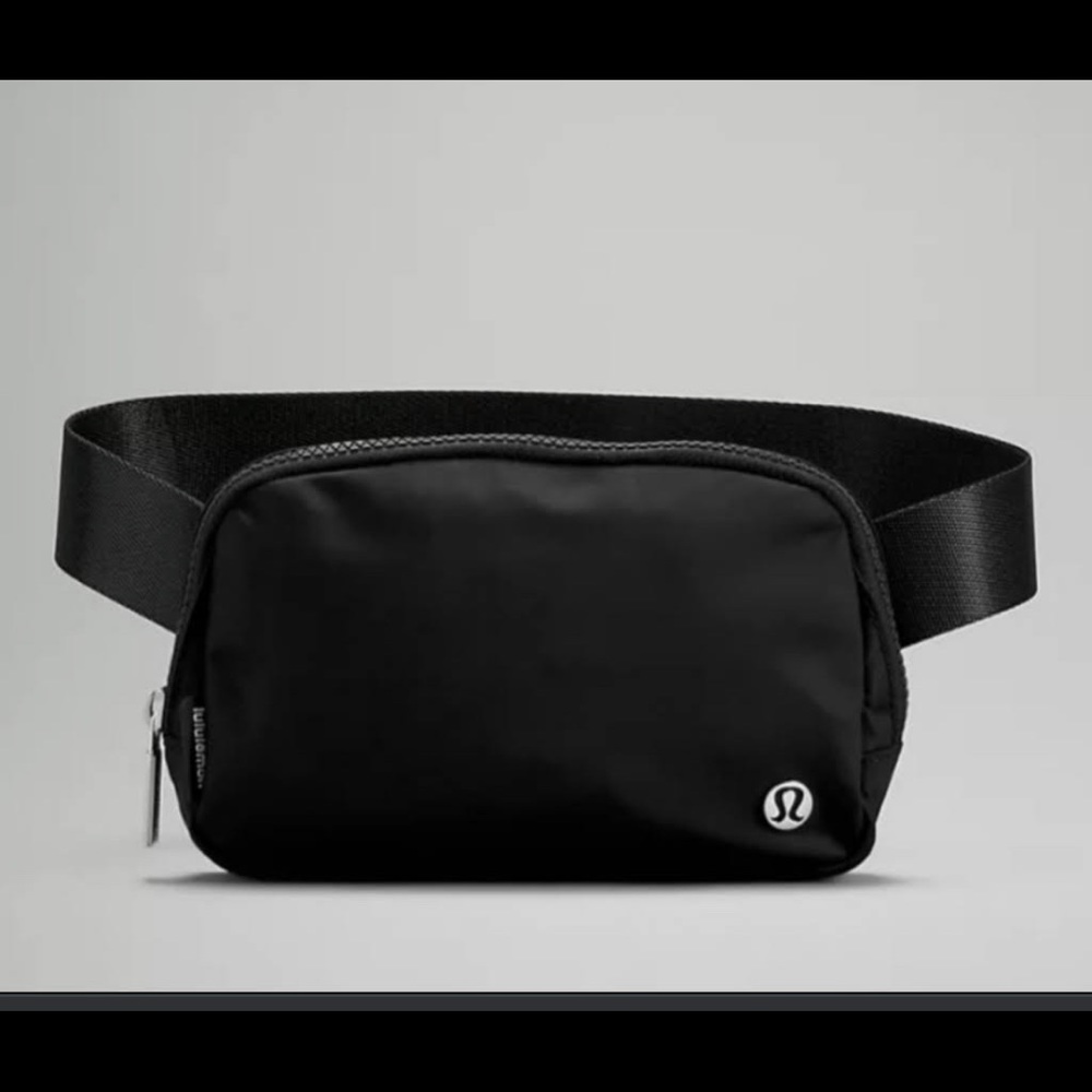 NWT Lululemon Everywhere Belt Bag Black